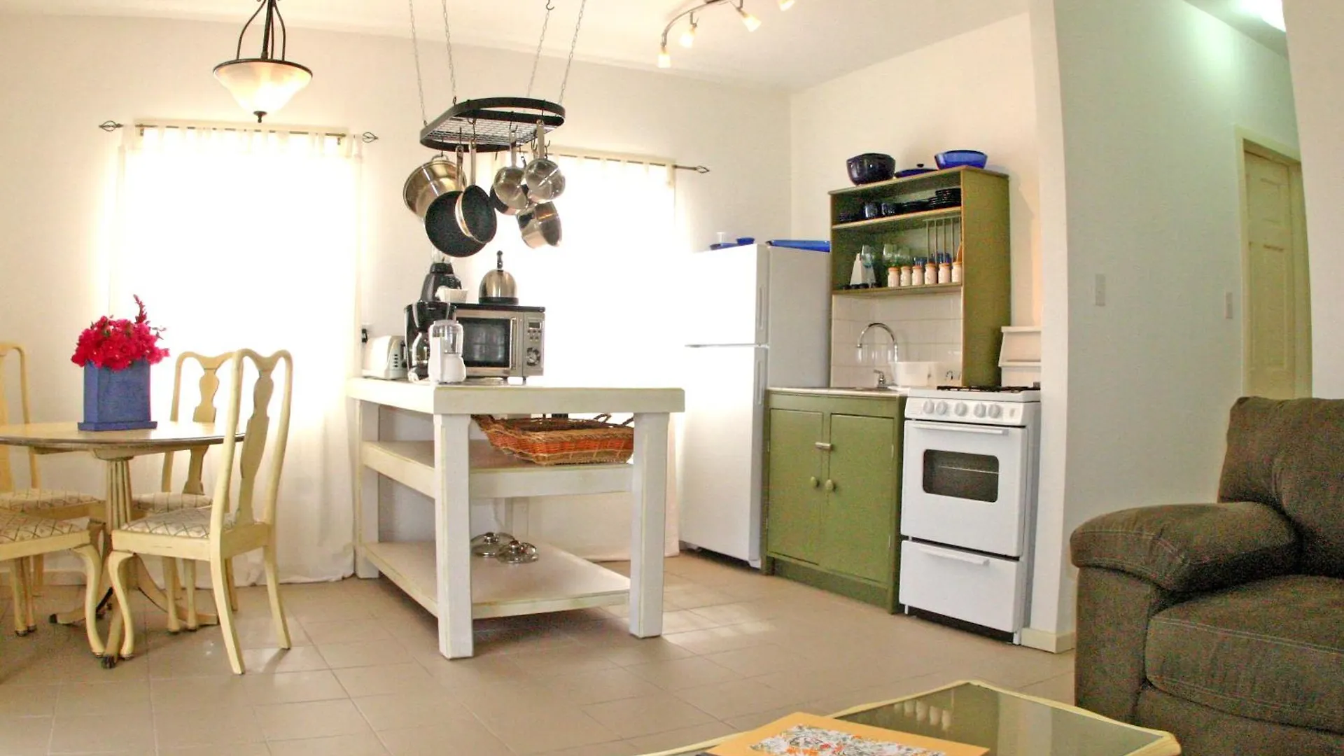 Yepton Estate Cottages Five Islands Village 3*,