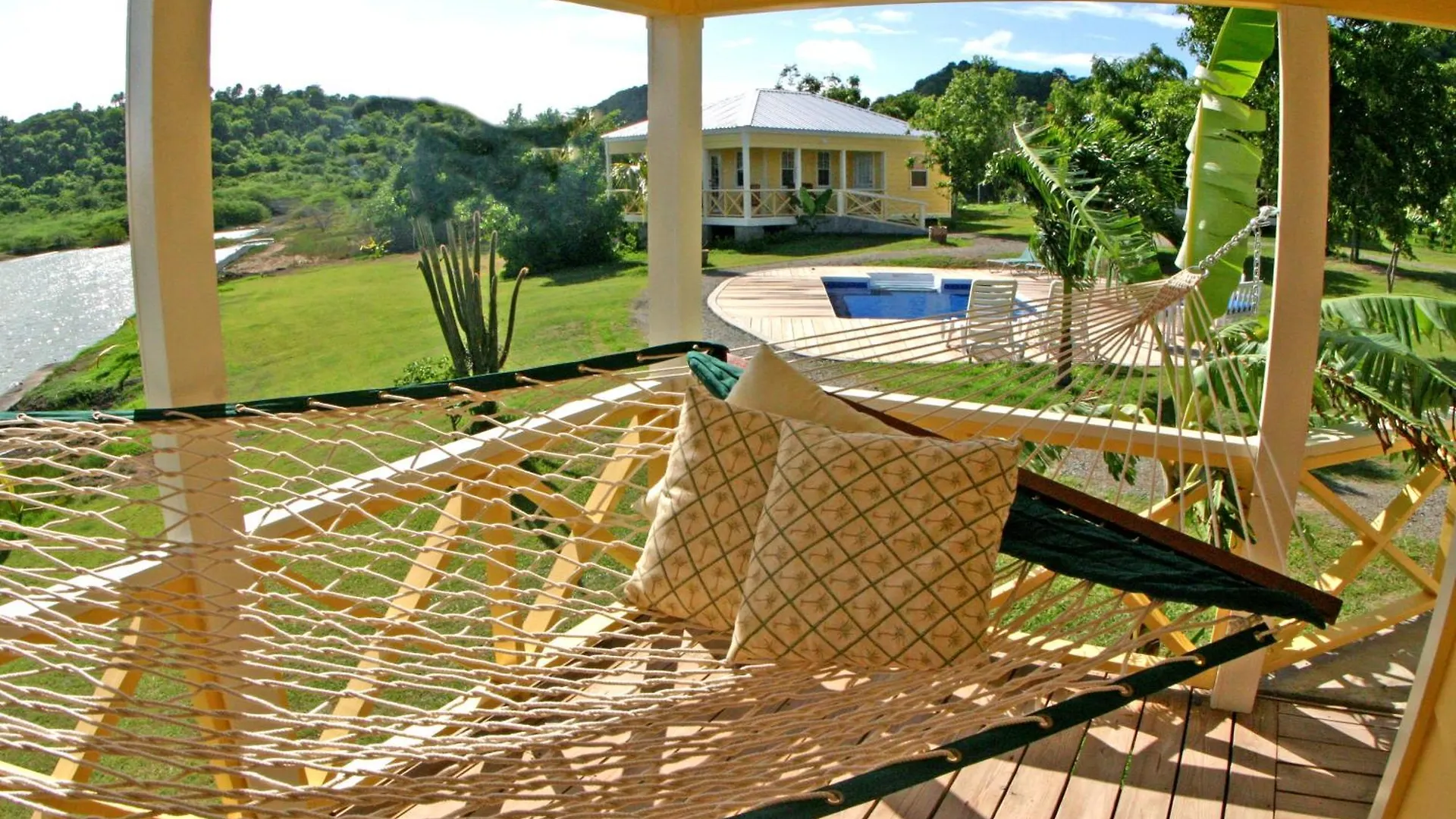Yepton Estate Cottages Five Islands Village ホリデーパーク